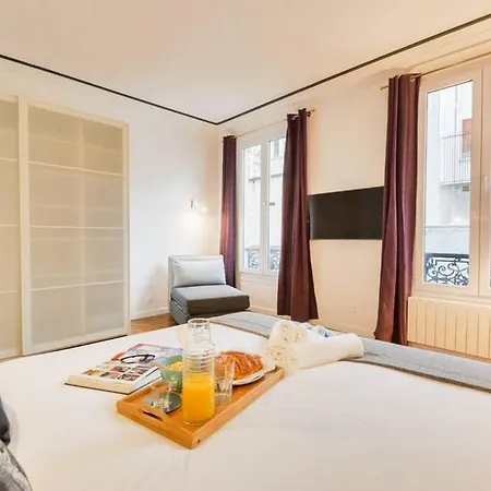 Canal St-martin/duplex 6/8pers/equipped/republique Paris