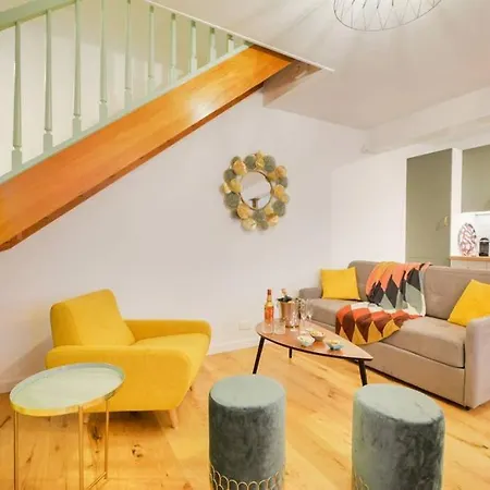 Canal St-martin/duplex 6/8pers/equipped/republique Apartment Paris
