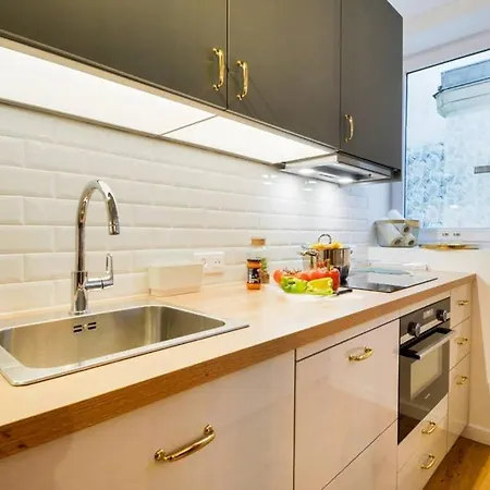 Apartment Canal St-martin/duplex 6/8pers/equipped/republique