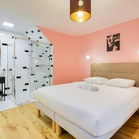 Canal St-martin/duplex 6/8pers/equipped/republique Apartment *