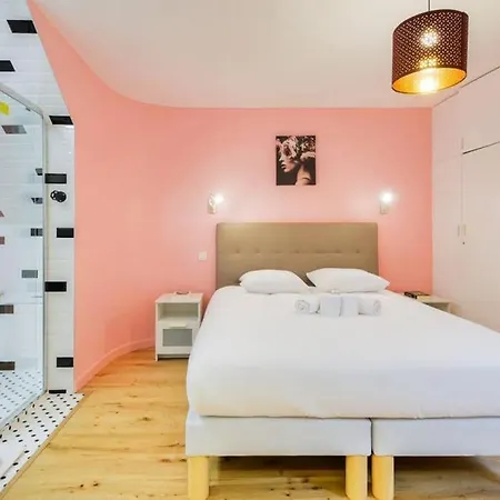 Canal St-martin/duplex 6/8pers/equipped/republique Paris